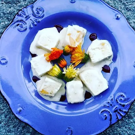 Au Jardin Fleuri مزرعة للإقامة *