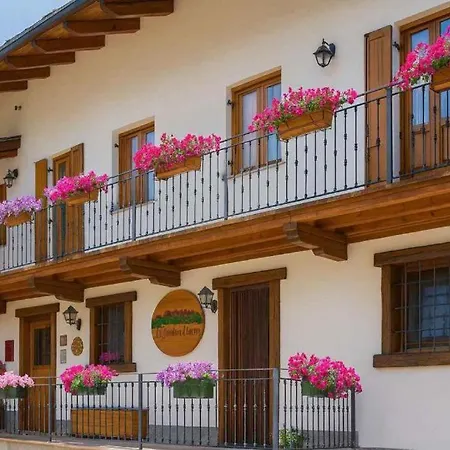 Agriturismo Au Jardin Fleuri Фермерский дом *